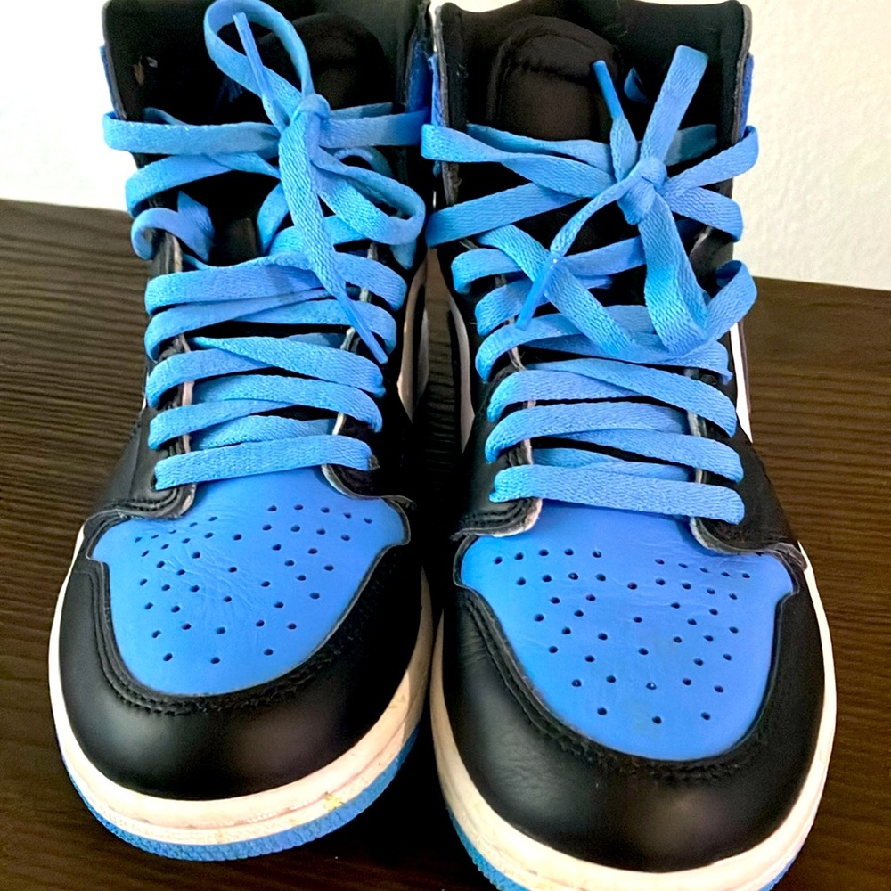 Like-NEW Nike - Air Jordan ( worn inside once only)